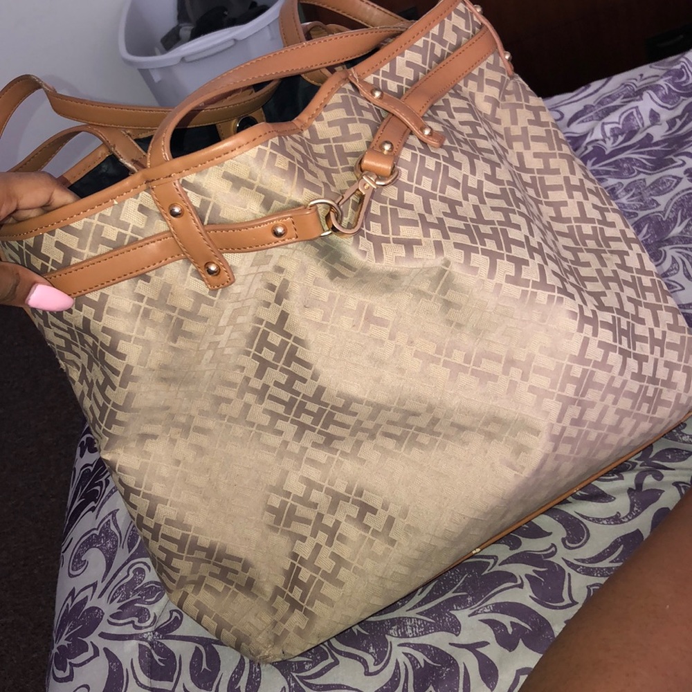 Tommy Hilfiger bag